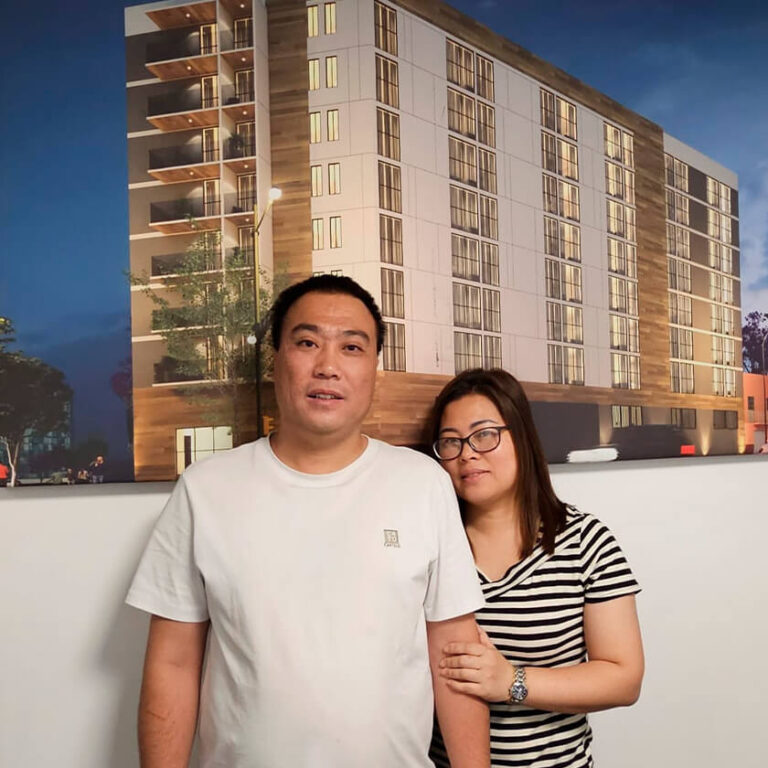 Imagen de cliente feliz